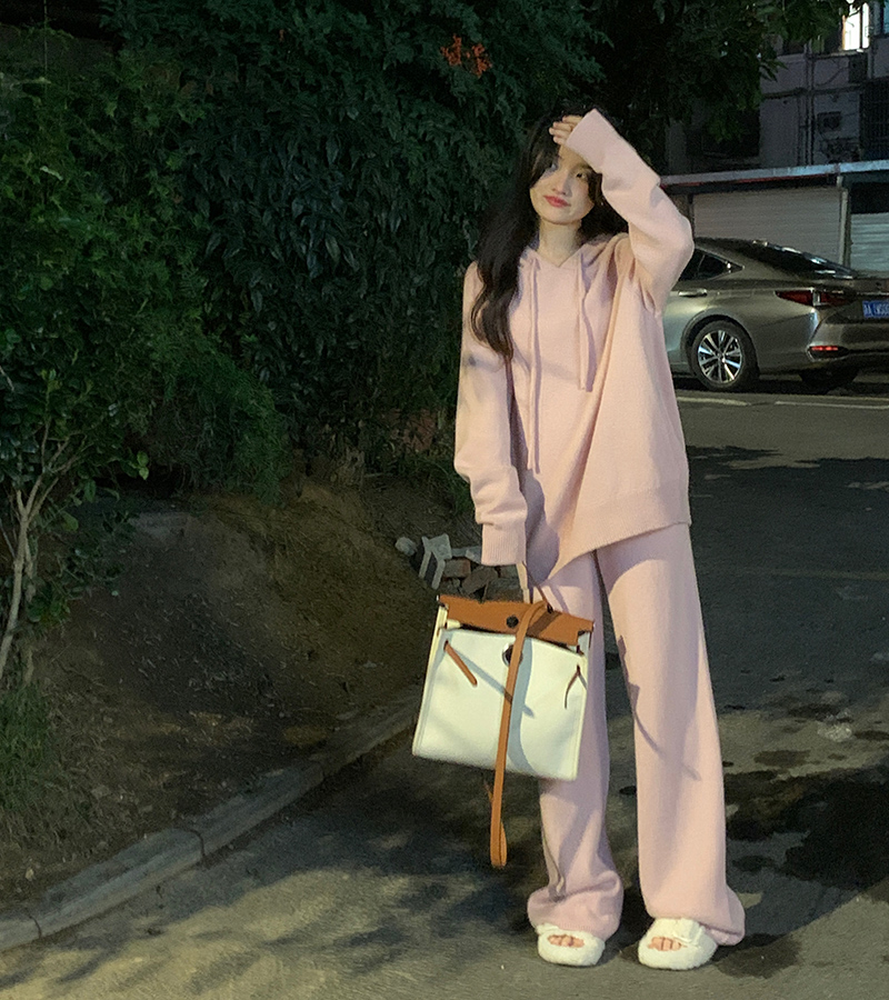 Actual shot of knitted hooded sweatshirt suit for women in autumn and winter new style lazy style long-sleeved sweater pants