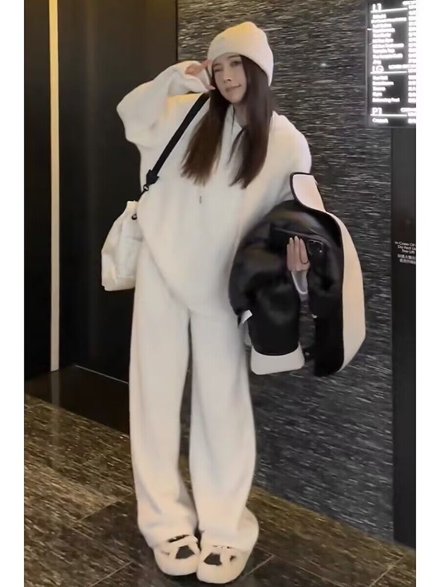 2023 Autumn and Winter Lazy Style Solid Color Loose Slim Soft Plush Plush Hooded Top High Waisted Casual Pants Two-piece Set for Women