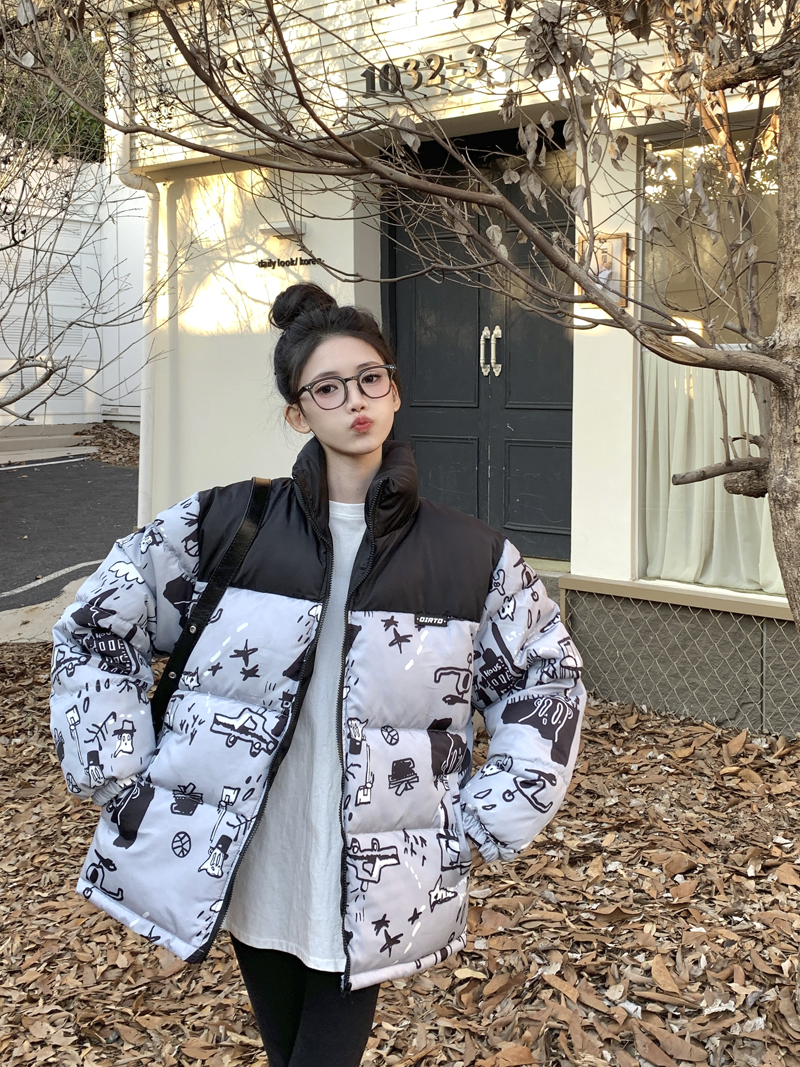 Actual shot~All three standards~Designed contrasting color splicing and interesting prints, loose oversize thickened cotton clothing
