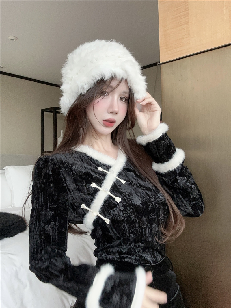 Actual shot ~ 2023 winter new style new Chinese style black velvet bottoming shirt design button top
