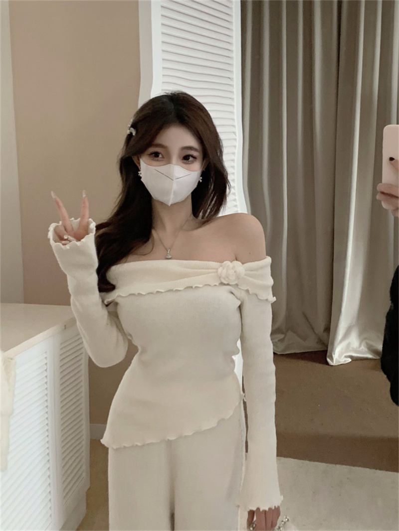 Actual shot of the new autumn and winter one-line neckline flower off-shoulder temperament sweater slimming top