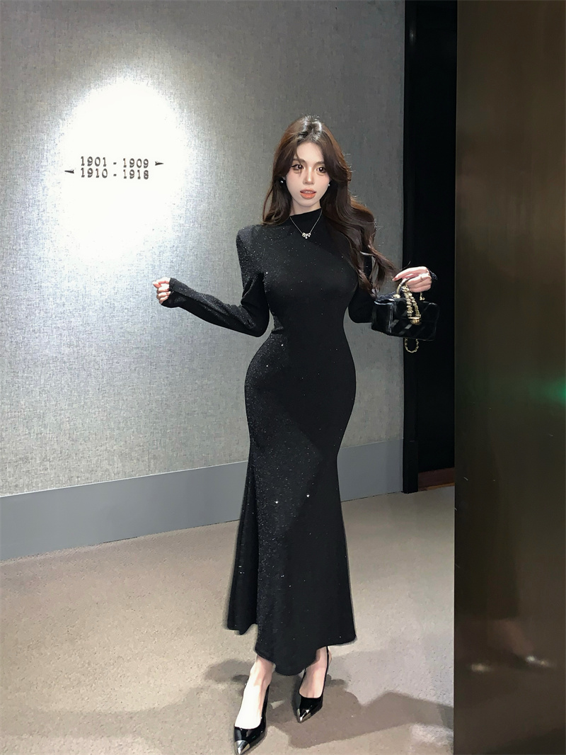 實拍 微光螢火冬季設計感燙鑽連衣裙高級感半高領魚尾長裙