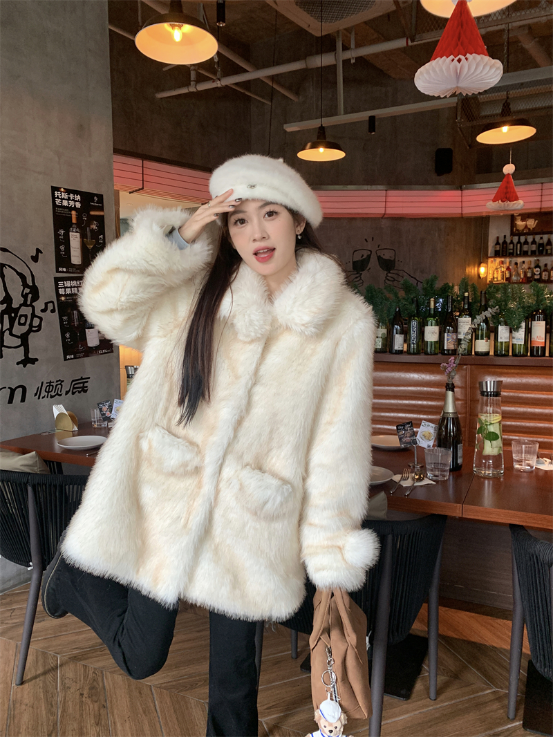 Actual shot of 2023 new winter Korean style high-end and super good-looking cotton coats with design sense and furry coats