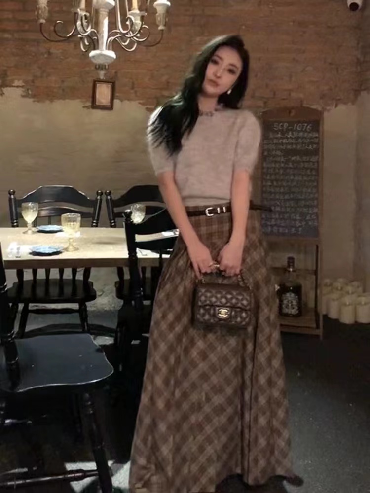 法式泡泡袖半高領馬海毛短袖毛衣針織衫女早秋法式設計感別致上衣