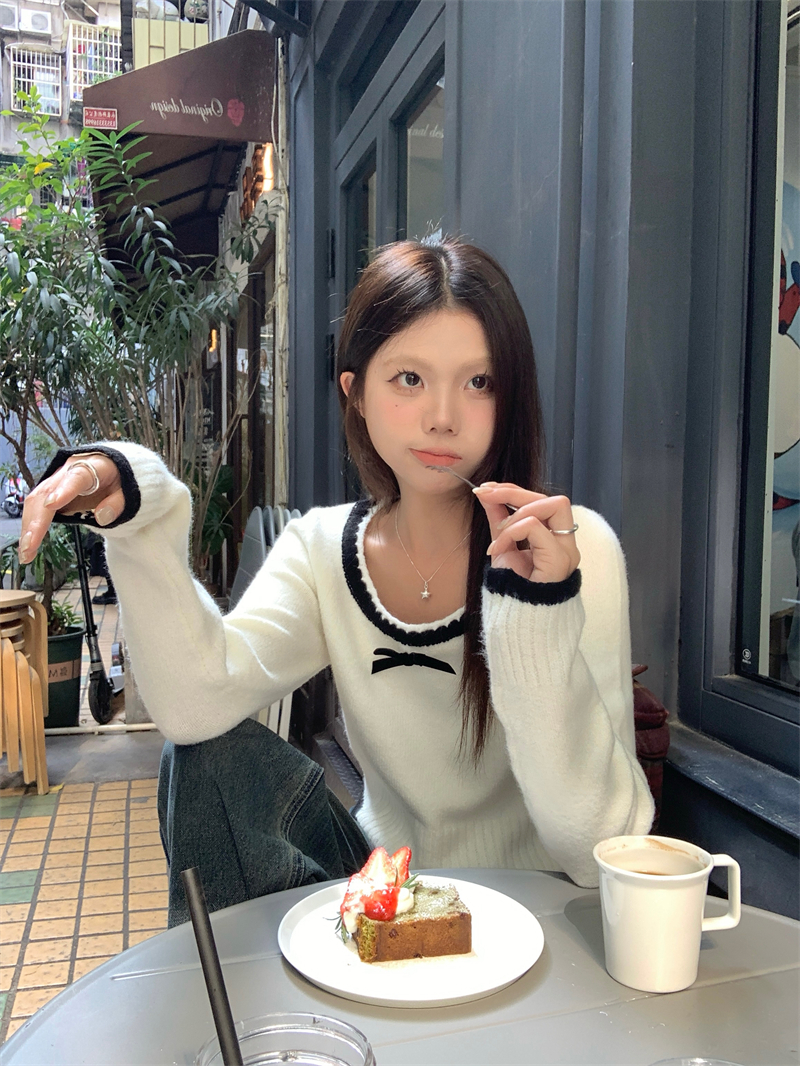 Actual shot of the number one sweetheart soft and waxy fragrant round neck inner top for women in autumn and winter long-sleeved short bottoming sweater