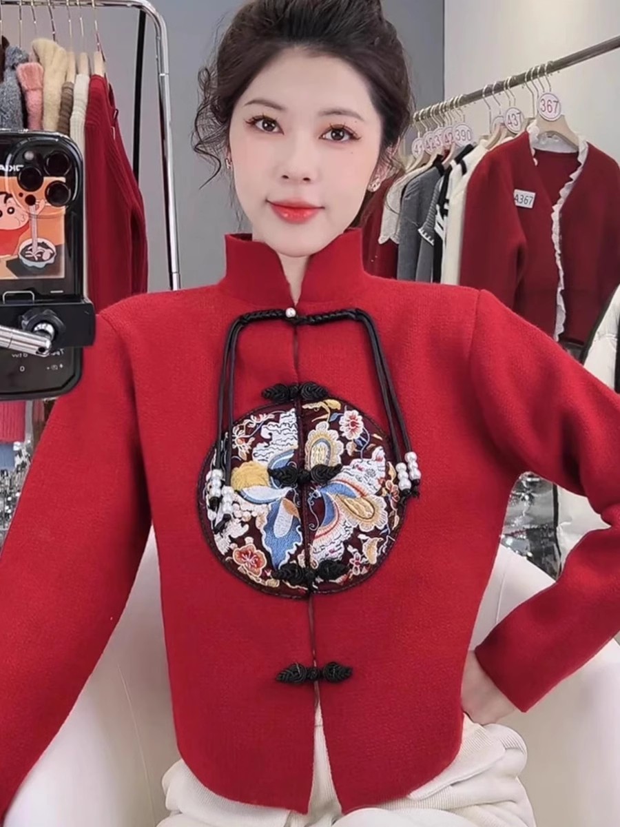 新中式盤扣重工刺繡紅色毛衣女2023秋冬季時尚設計感立領開衫外套