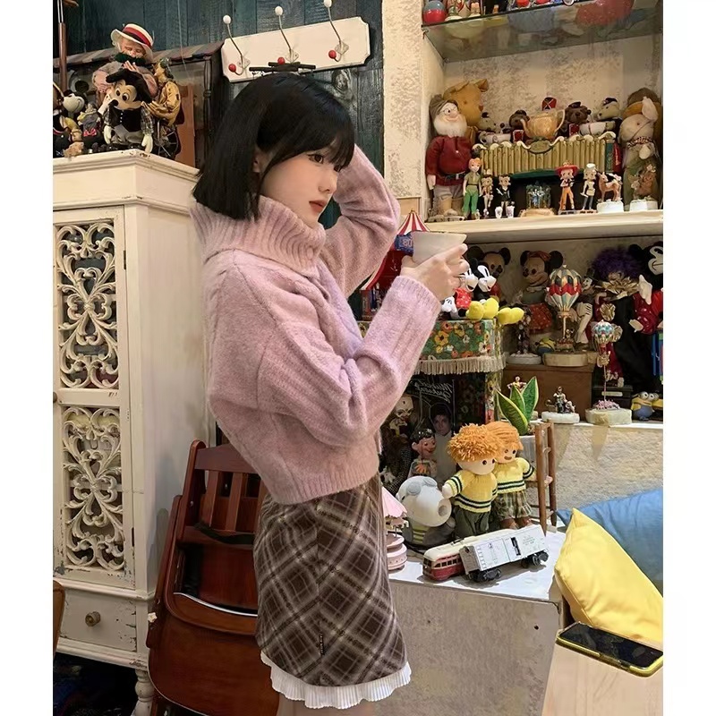2023年新款氣質女神范高領設計感毛衣外套女秋冬短款麻花針織上衣