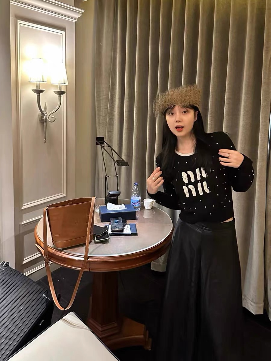 韓系粉色毛衣女2023秋冬新款重工鑲鑽內搭針織打底衫洋氣減齡上衣