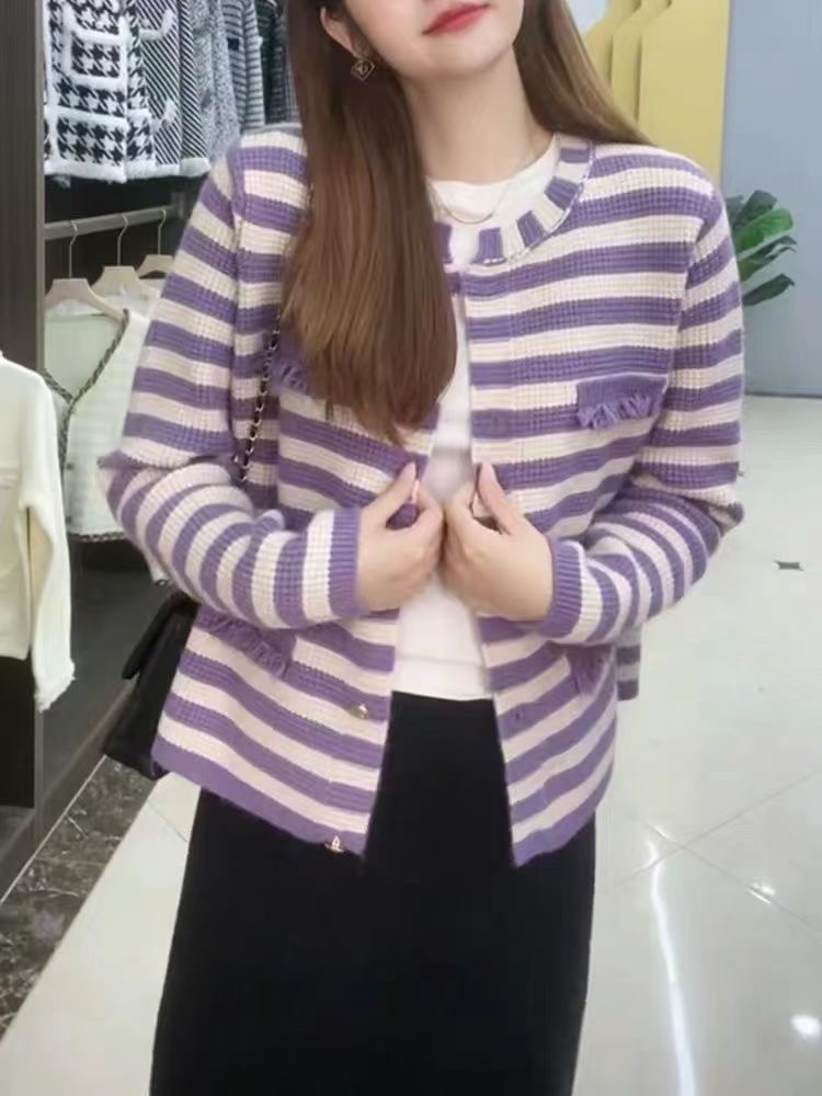 早秋小香風外套女2023秋季新款高級感氣質春秋條紋針織開衫短上衣