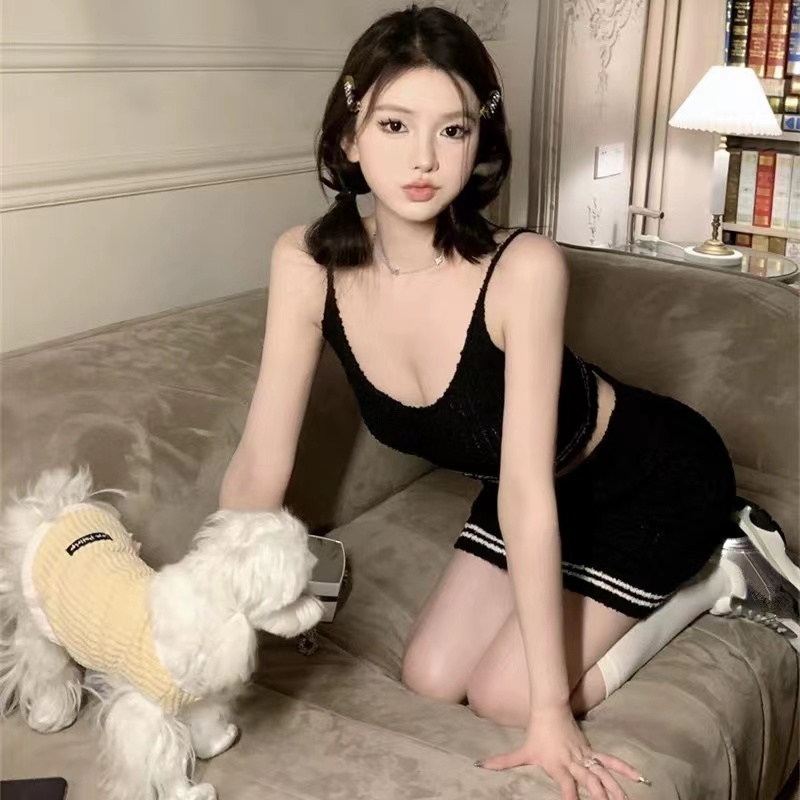 chic少女感小心機低胸露腰臍抹胸短背心吊帶純欲上衣+撞色邊短裙