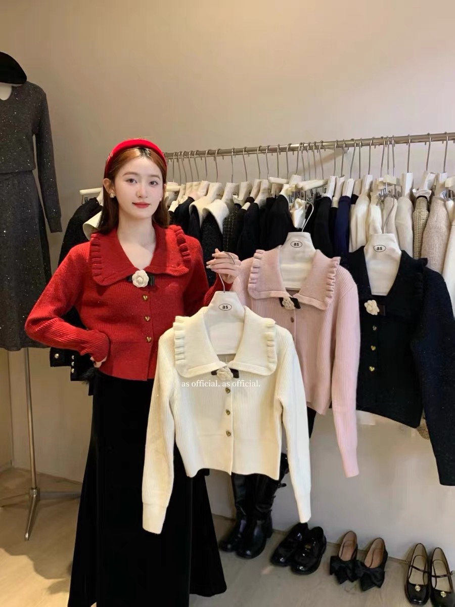 AS camellia wood ear-edge lapel retro sweater women's winter new French style love button design top