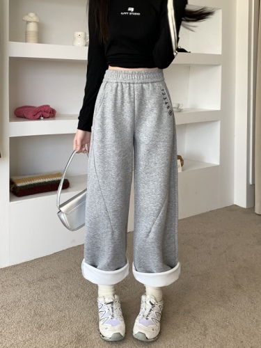 Embroidered velvet thickened scimitar sweatpants for women autumn and winter 2023 new loose high-waisted slim sports casual pants