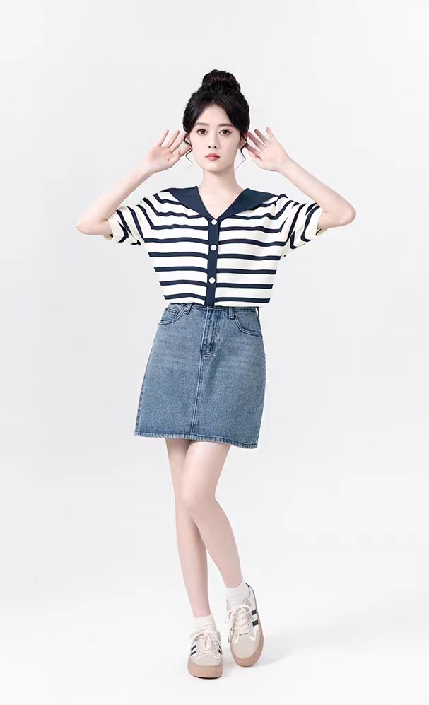 藏藍色短袖條紋冰絲針織開衫女夏2023新款海軍領撞色薄款別致上衣