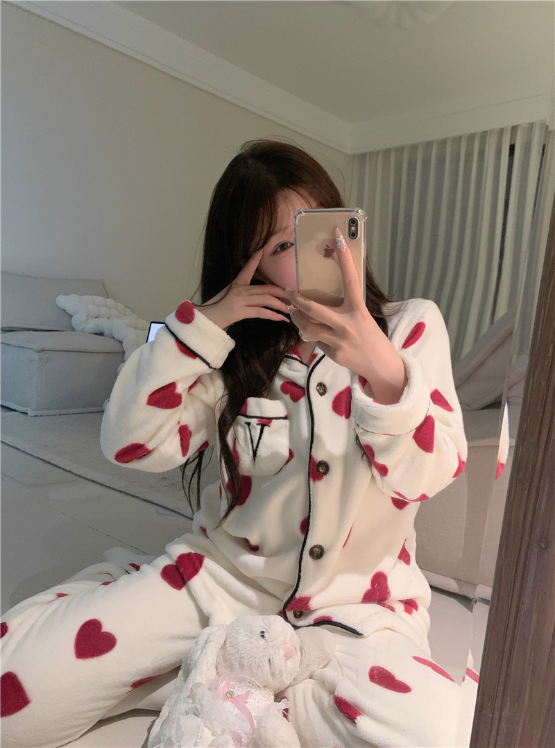 Please go to 3053C J+●studio for payment