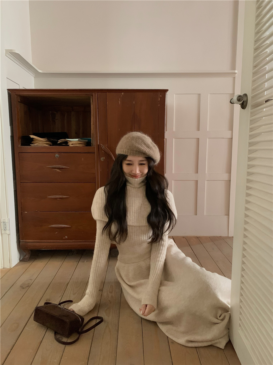 Real shot of French high-neck long-sleeved knitted suit skirt with coat and bottoming skirt, elegant sweater dress