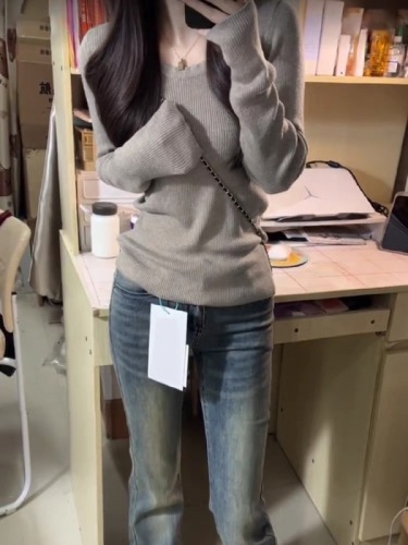 Round neck long-sleeved sweater autumn and winter slim fit basic base layer sweater top