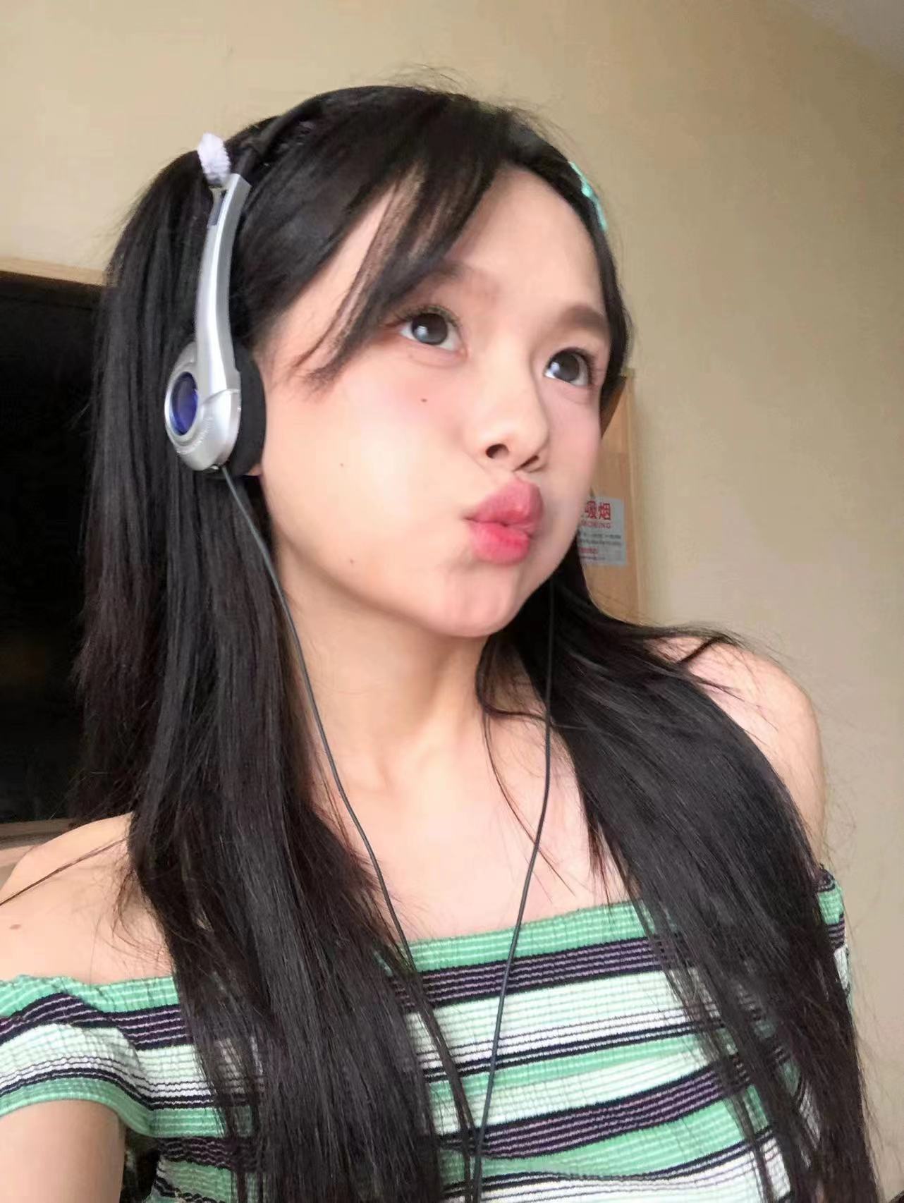 綠條紋彈力露肩短袖T恤復古一字肩短上衣女