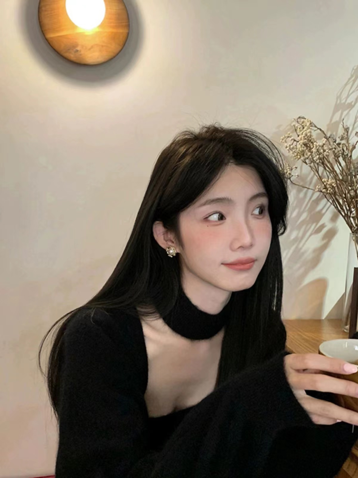 法式氣質黑色掛脖針織衫上衣女2023秋冬新款設計感百搭修身打底衫