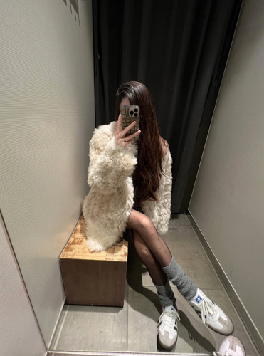 Actual shot of Playboy Tuoka high-end textured fur integrated lapel cardigan fur jacket