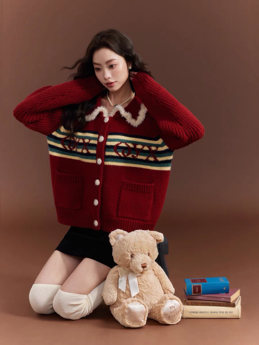 Ouyang Xi's Original Christmas Mulled Wine Retro Print Contrast Color Long Sleeve Top Winter Loose Slim Sweater