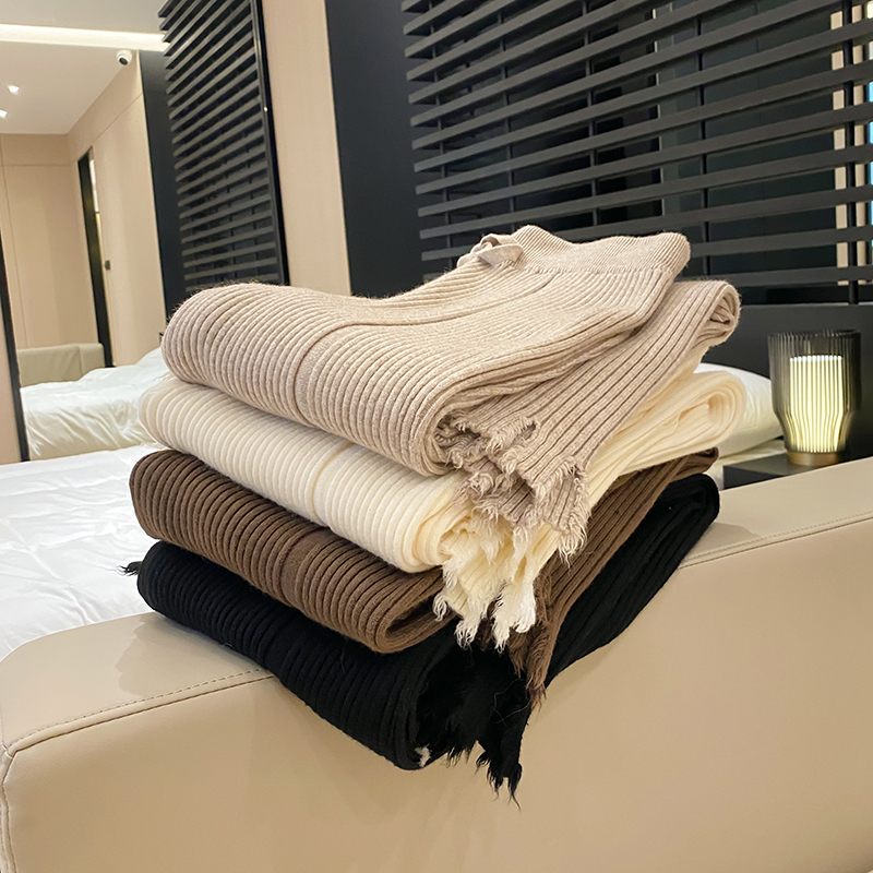 Actual shot of new fringed wide-leg pants, soft and waxy knitted pants, high-waist drawstring, elastic waist, floor-length horse-shoe pants, trendy