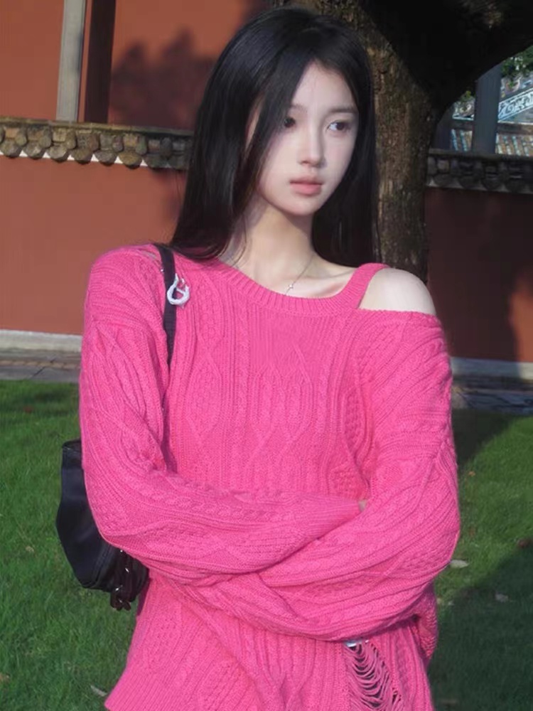 粉色圓領露肩麻花毛衣女甜辣妹小眾設計感別致溫柔風寬鬆針織上衣