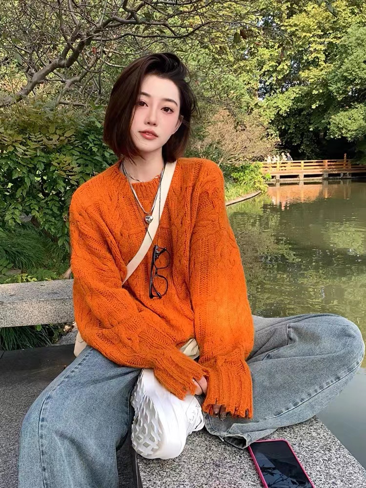 橘色顯白麻花紋長袖軟糯毛衣女秋冬高級感慵懶風打底針織衫上衣