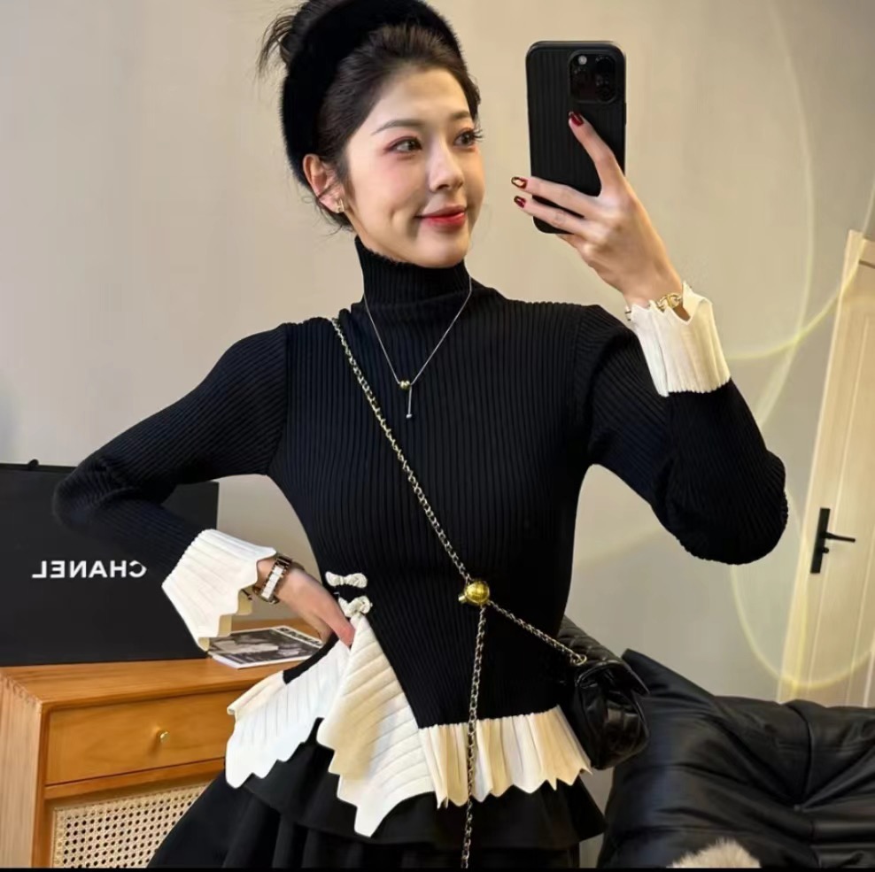 Irregular splicing contrasting ruffled turtleneck sweater with bell sleeves 2023 winter new style