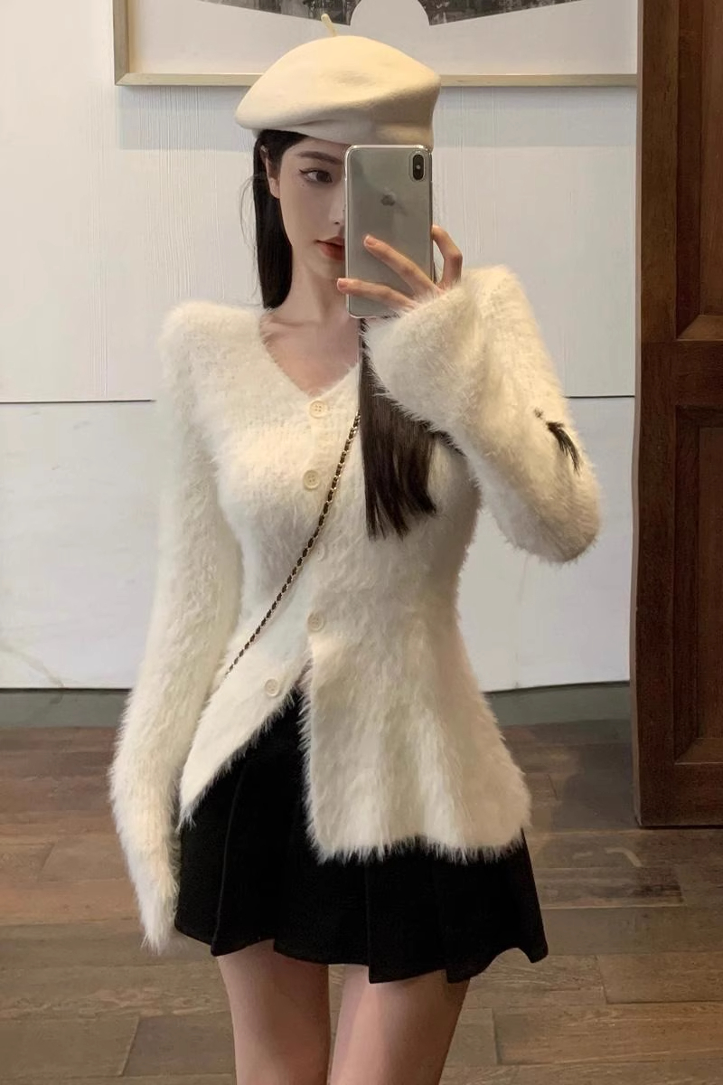 白色v領軟糯羊絨毛衣開衫女秋冬氛圍感別致修身內搭掐腰針織上衣
