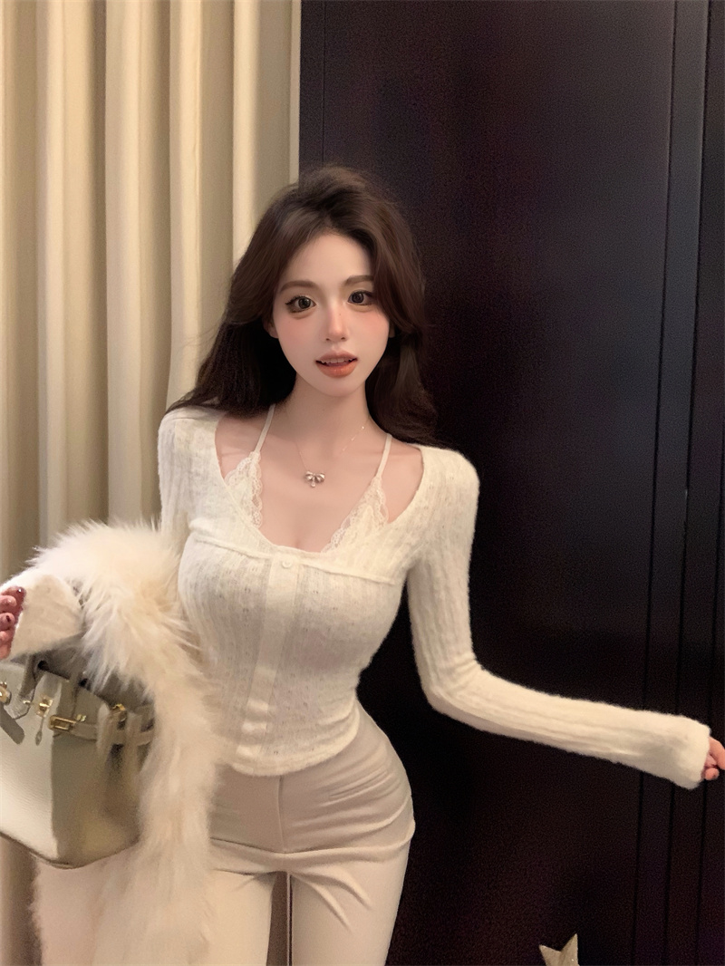 Real shot of white V-neck lace sweater for women in spring and autumn, two-piece slim-fitting inner layering shirt, pure lust top