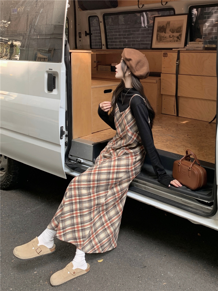 Real shot!  French retro plaid layered suspender dress for women autumn and winter long-sleeved bottoming shirt T-shirt suit