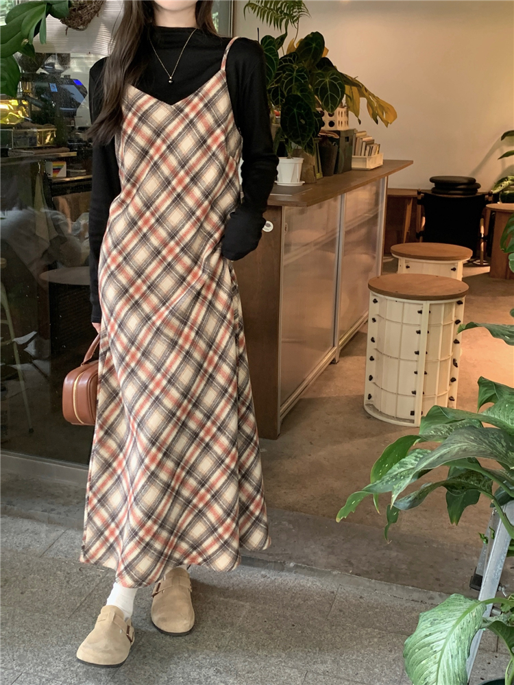 Real shot!  French retro plaid layered suspender dress for women autumn and winter long-sleeved bottoming shirt T-shirt suit