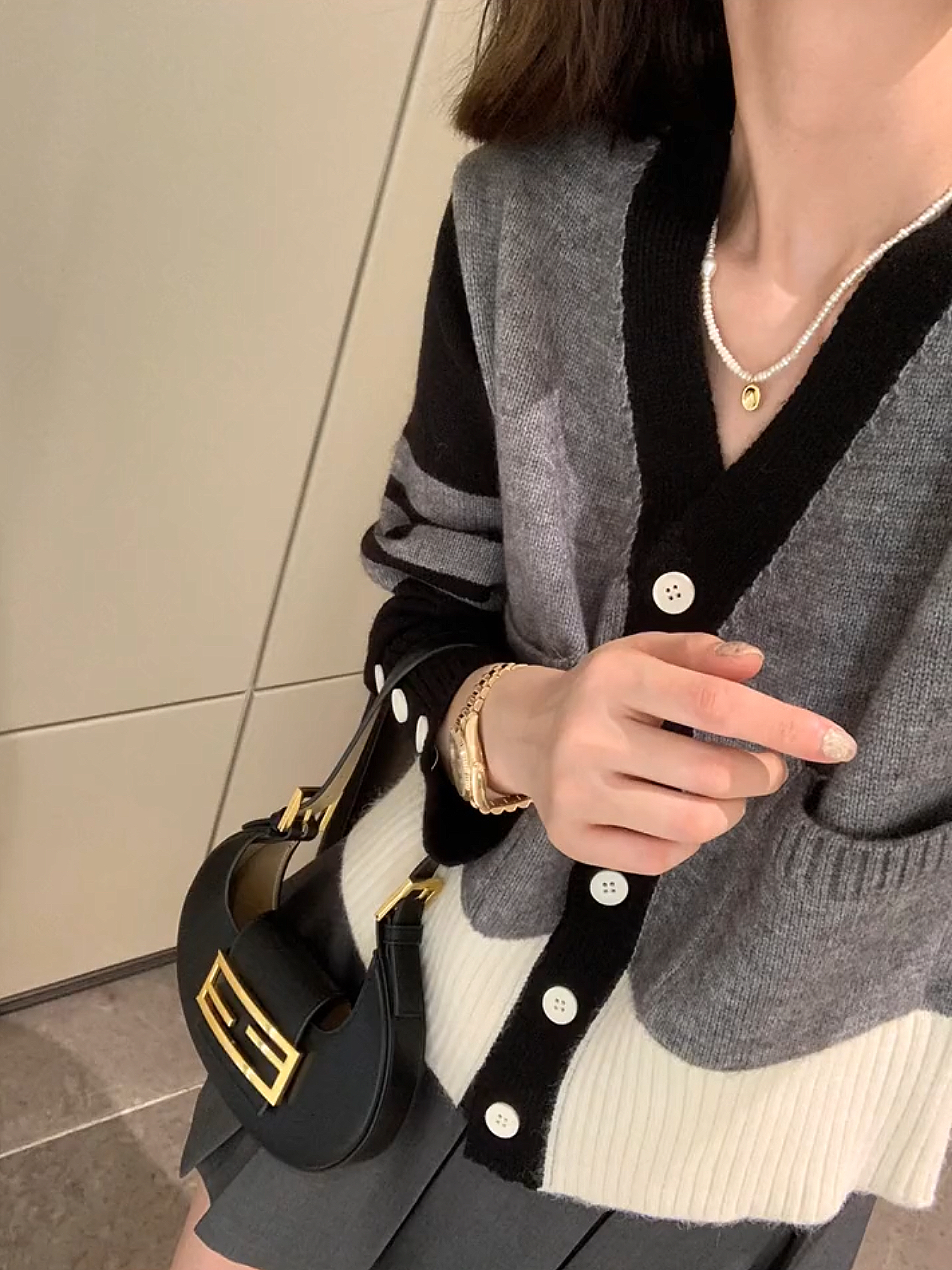 秋裝新款V領針織衫女春秋時尚減齡長袖毛衣開衫氣質百搭上衣