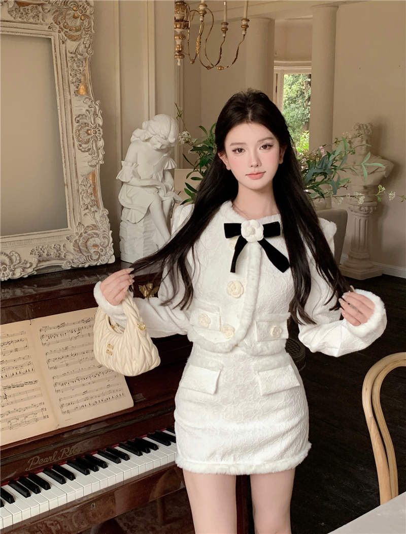 Real shot of a rich girl's style suit, heavy industry three-dimensional top + hip-covering short skirt two-piece set