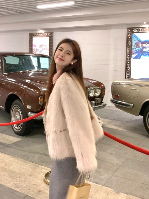 冬季短款網紅毛毛大衣顯瘦年輕款仿皮草外套女新款皮毛一體上衣