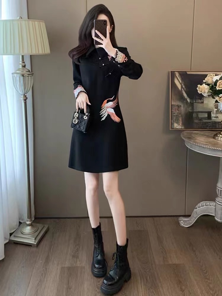 秋冬2023新款黑色國風新中式設計感冬季小個子內搭打底針織連衣裙