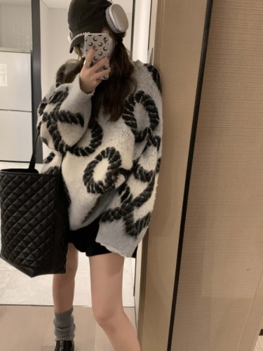 New fashionable gradient rope double-sided jacquard round neck mid-length loose lazy big sweater for female couples