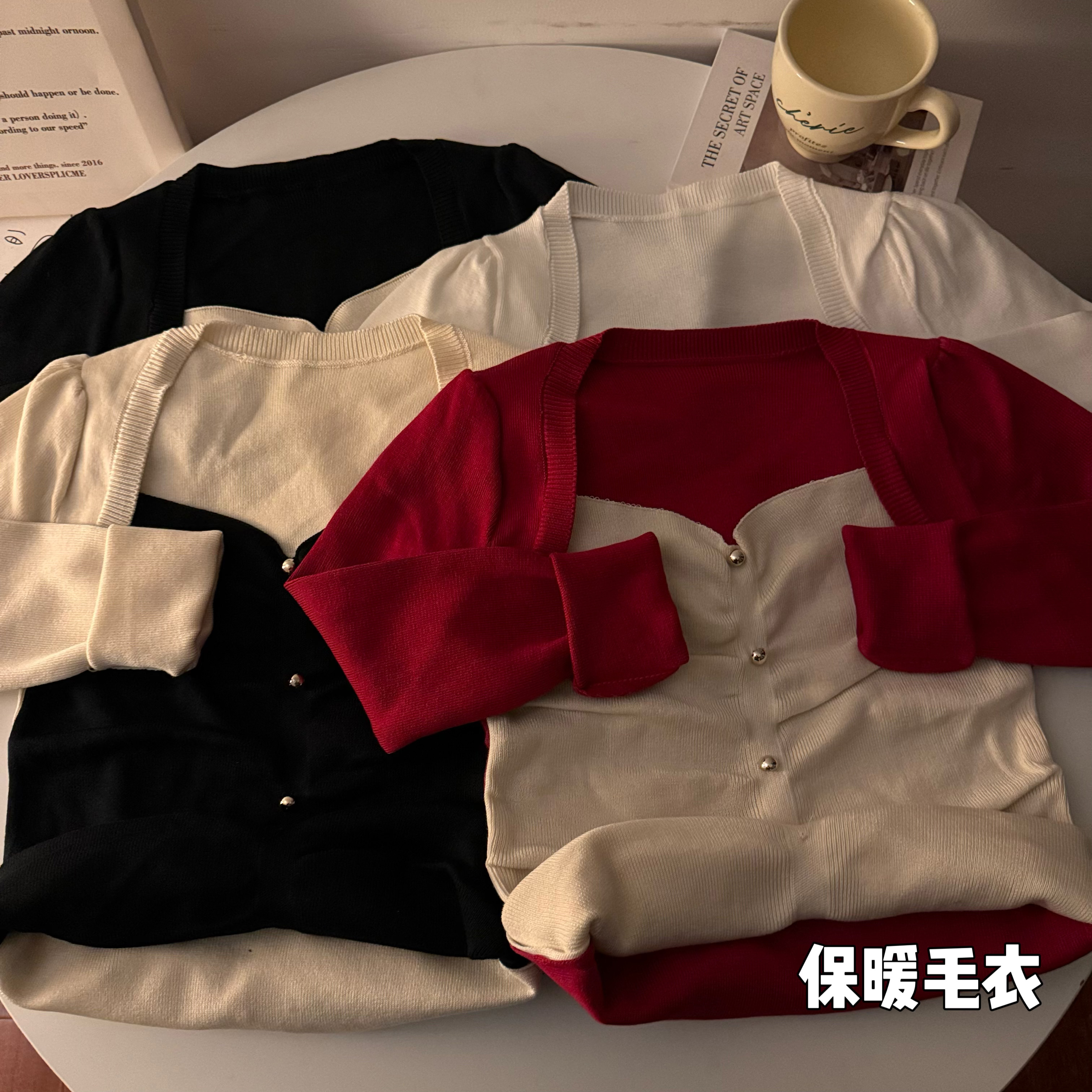 Real shot of winter color-blocked button pullover sweater, lazy style knitted jacket, new autumn and winter outer wear for women