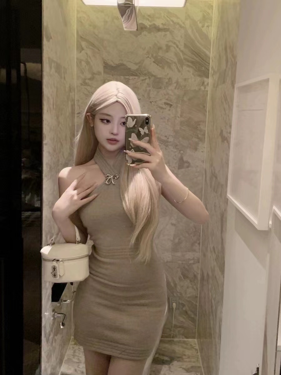 luna 10.6 new autumn Internet celebrity knitted dress design halter neck slim bottoming skirt