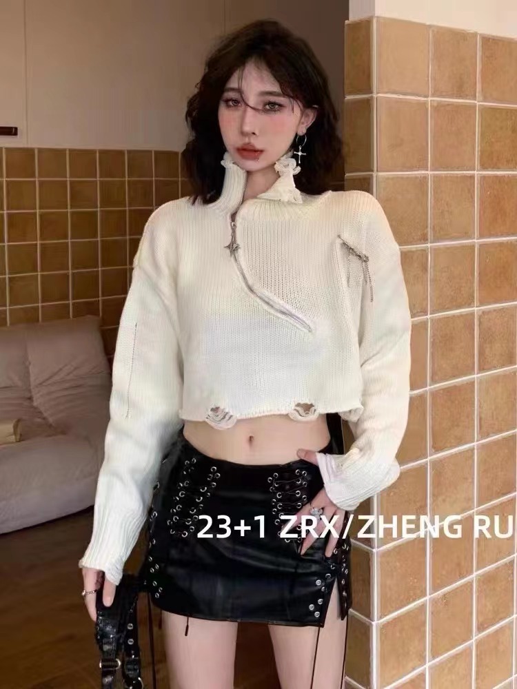 Internet celebrity's same style 2023 winter new niche style hot girl metal diagonal zipper broken edge design knitted sweater sweater