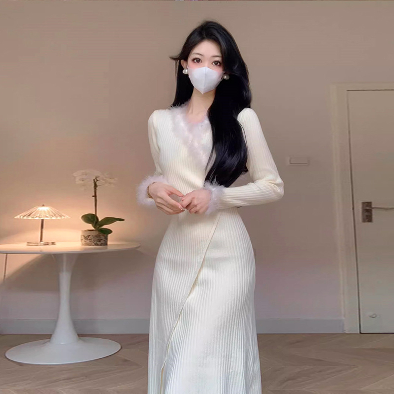 高級感v領毛衣針織連衣裙子女秋冬2023新款聖誕穿搭內搭打底長裙