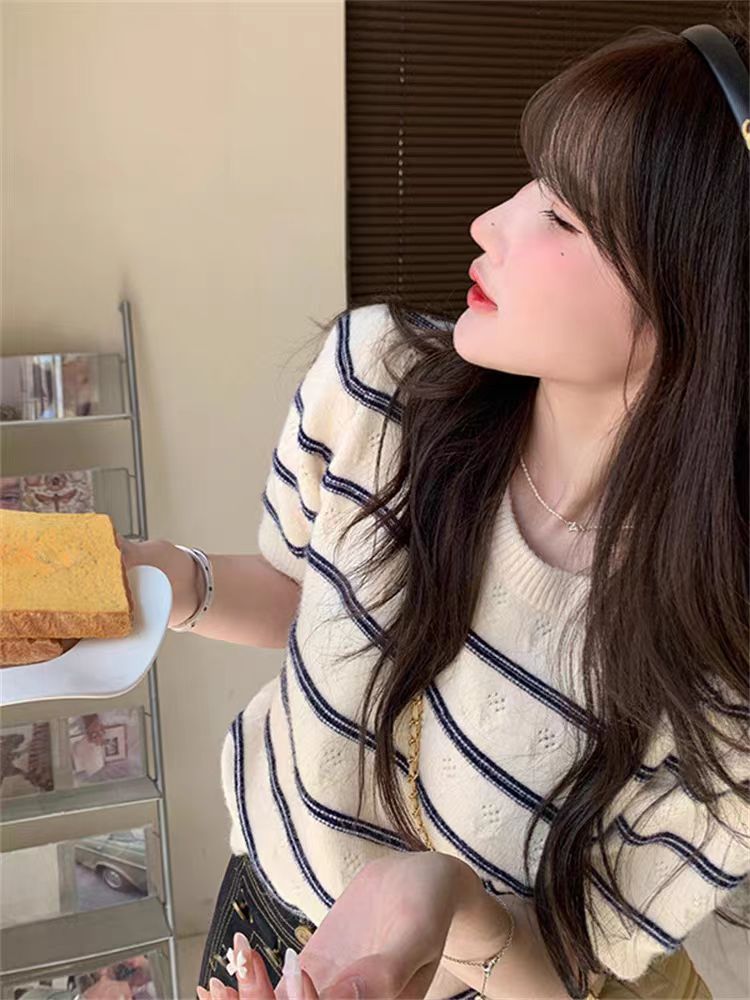 條紋冰絲針織衫短袖t恤女夏季薄短款正肩泡泡袖圓領溫柔甜美上衣