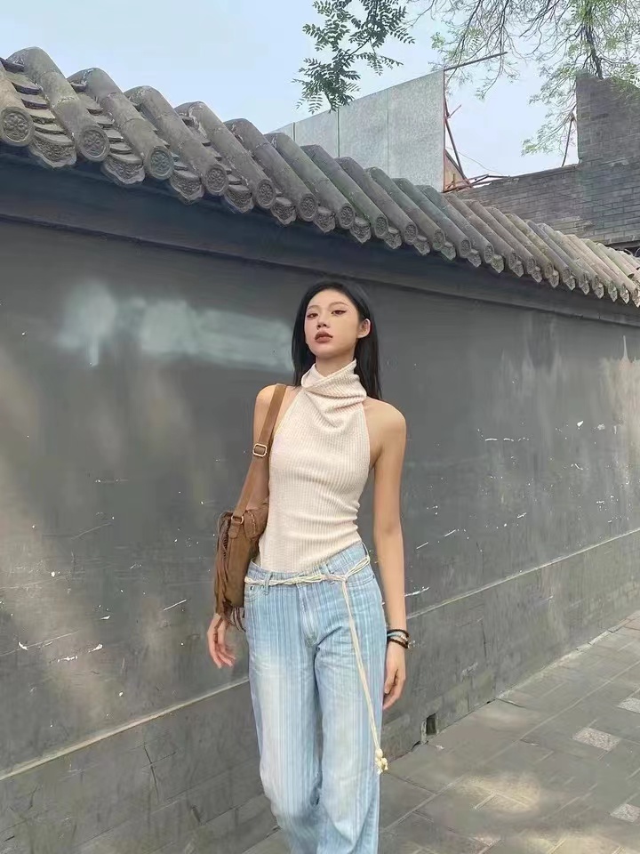 原創設計感米白色修身露背針織上衣純色高領舒適無袖背心女高級感