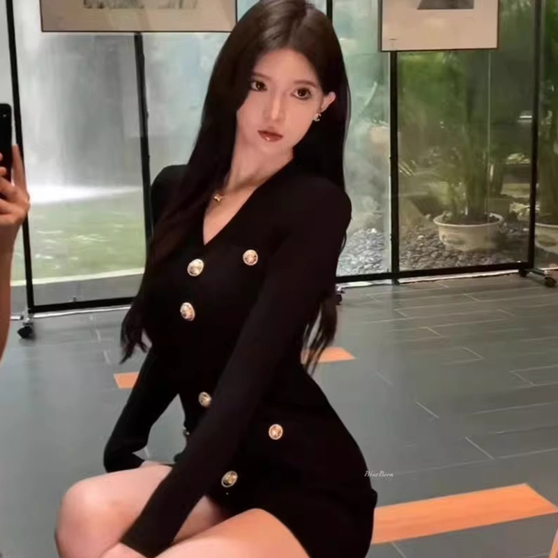 高級感超好看穿搭小個子氣質顯瘦內搭連衣裙子女秋冬季新款包臀裙