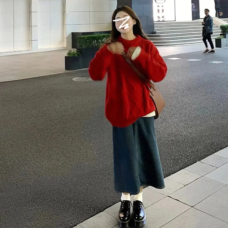 聖誕穿搭圓領紅色毛衣女秋冬季2023新慵懶風寬鬆加厚內搭上衣