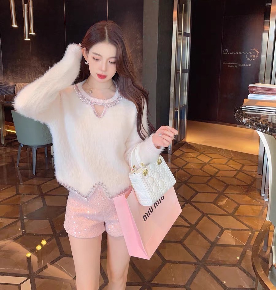 鍾菲菲白色設計感貂毛毛衣女秋冬2023新款高級感超好看寬鬆慵懶風