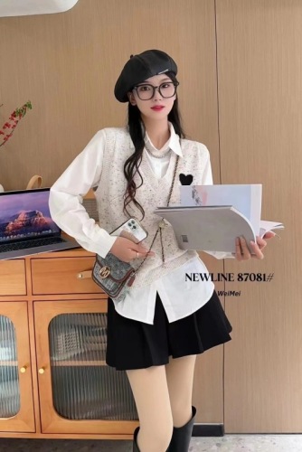 Lapel shirt, knitted vest, two-piece top, European station winter clothing, 2024 new European women's clothing trend