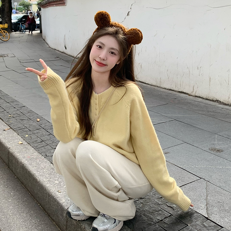 黃色圓領毛衣女秋冬季2023新款小個子香風內搭打底衫絕美上衣