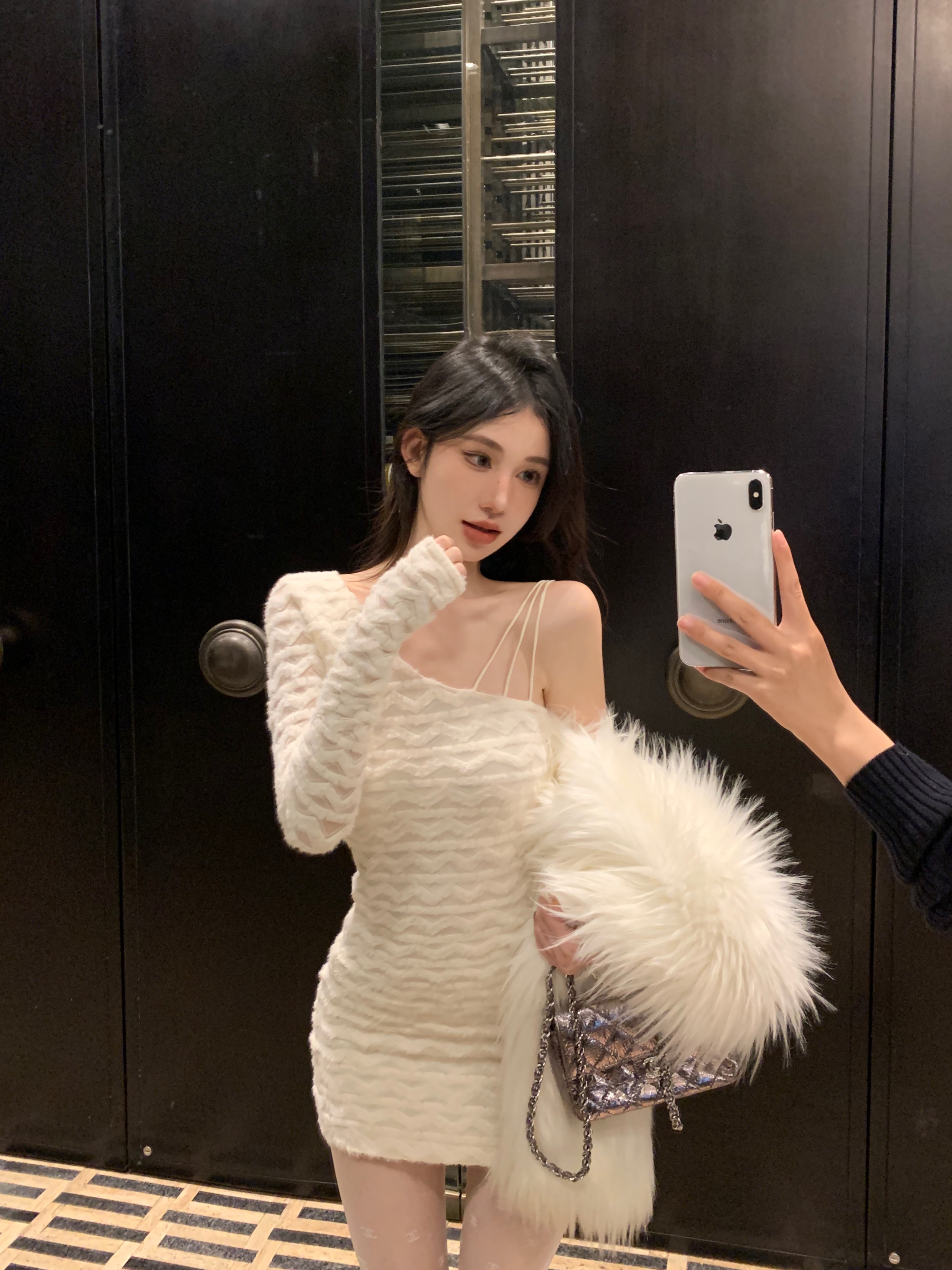 Real shot of irregular one-sided off-shoulder slim stretch knitted dress and short skirt