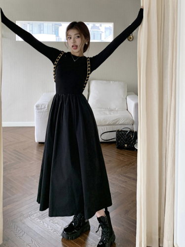 Actual shot of 2024 spring new style hollow knitted long-sleeved dress, feminine, slim and slim long skirt